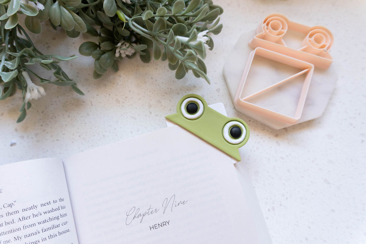 Frog Corner Bookmark Clay Cutter